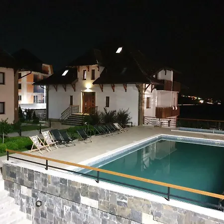 Aparthotel Hills Lara